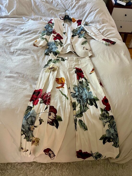 Alice + Olivia Jackets & Blazers - Alice + Olivia Floral Blazer and Pants Suit